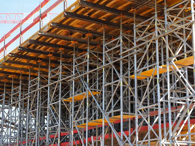 Scaffolding system installed for large-scale building restoration project in Toronto by NHC